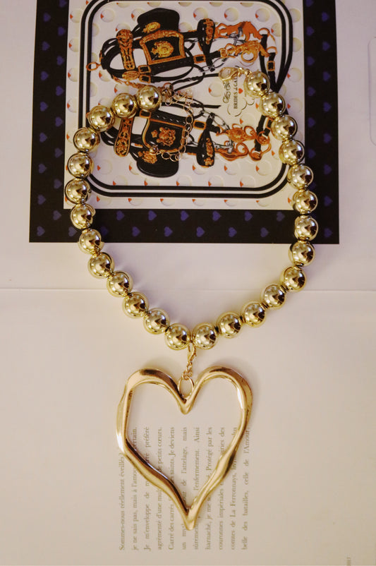 QUEEN OF HEARTS NECKLACE